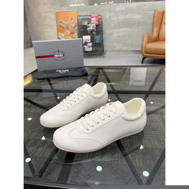 Pra*a casual shoes